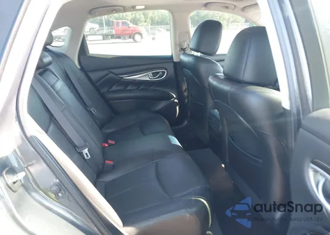 2013 Infiniti M37 z USA, uszkodzony, nr VIN JN1BY1AP8DM513744